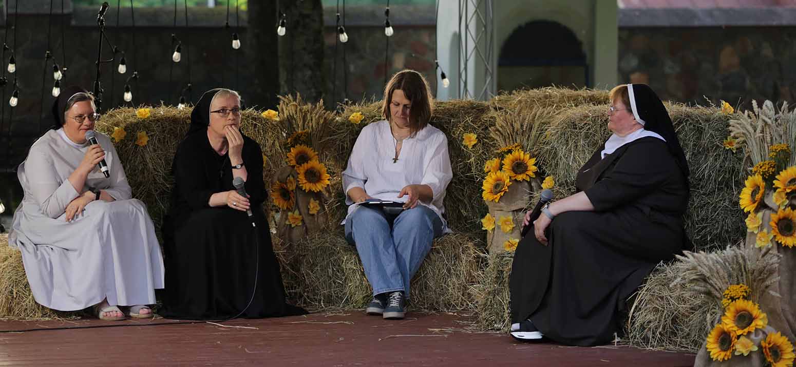 La Famiglia Francescana di LITUANIA in festa a KRETINGA: 800 anni dal Transito di san Francesco