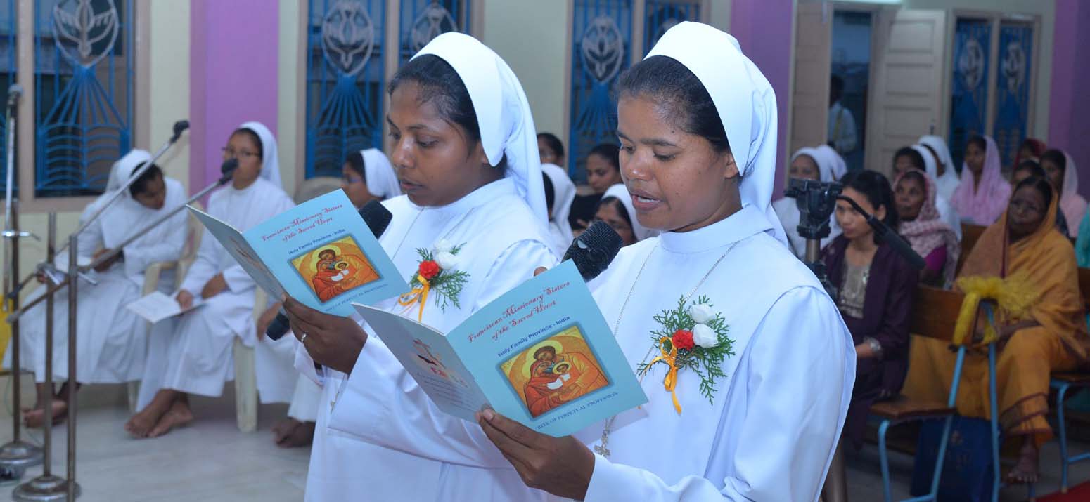 INDIA - PROFESSIONE PERPETUA: Una vita donata senza riserve