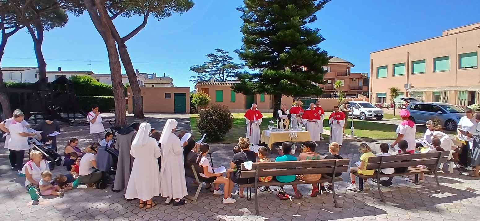La reliquia di San Antonio in visita alla comunità  e alla Casa-famiglia di Lido dei Pini
