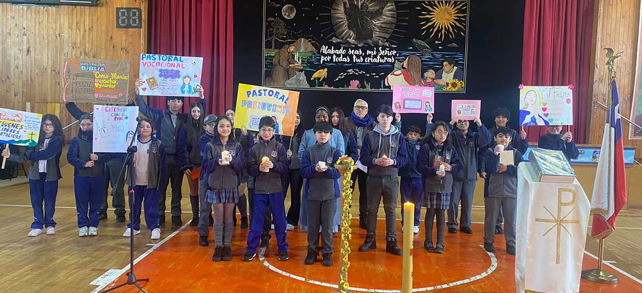 CILE - Apertura del mese della bibbia nel collegio Arriaran Barros di PUERTO MONTT