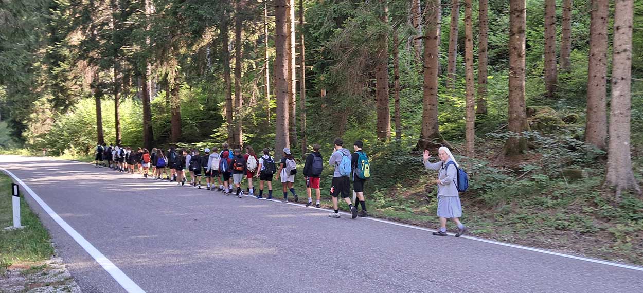 ITALIA - UN’ESPERIENZA DI GIOIA E FRATERNITÀ: ll camposcuola a Molina di Fiemme 