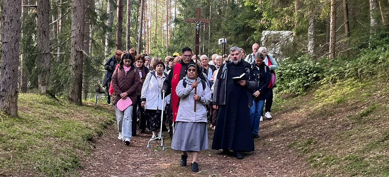 LITUANIA - Šiluva – Un pellegrinaggio di madri sotto lo sguardo di Maria