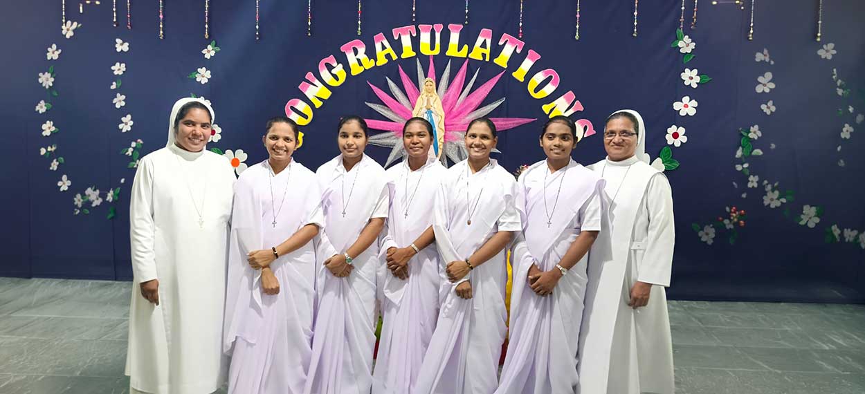 INDIA – Vijayawada: Un nuovo inizio: cinque giovani entrano nell’Anno Canonico di Noviziato