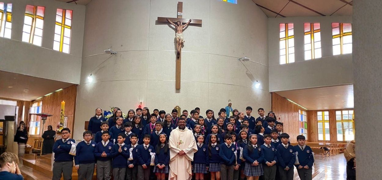 CILE - PUERTO MONTT: Prime Comunioni e Cresime al Collegio Arriarán Barros 2026