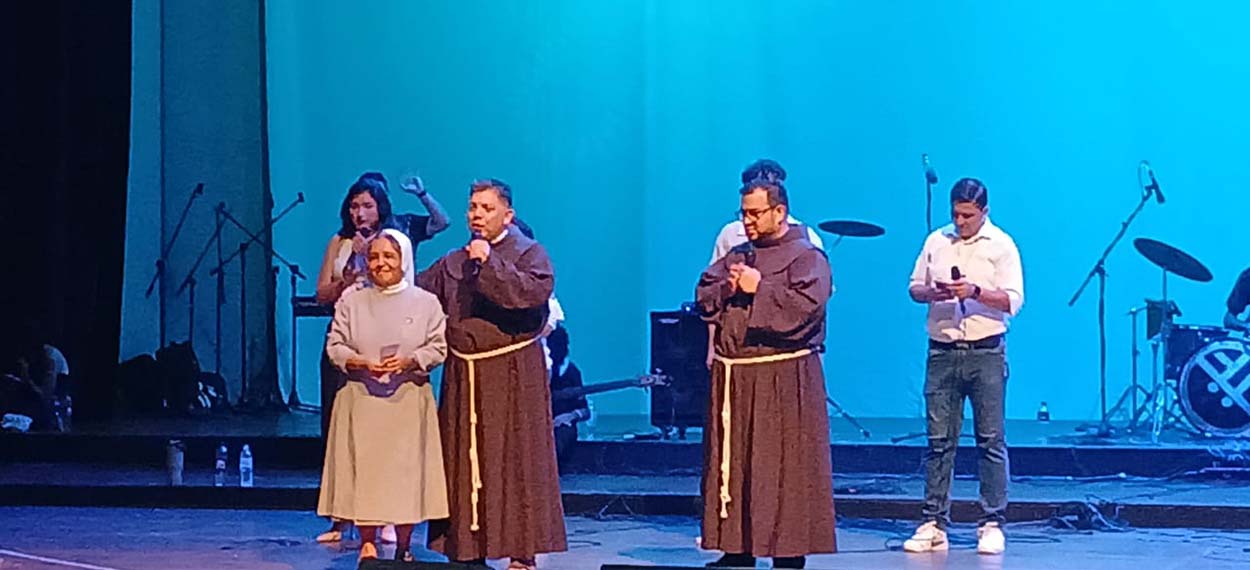 Ecuador - Guayaquil: Giubileo Francescano Concerto musicale del gruppo “Solideo”