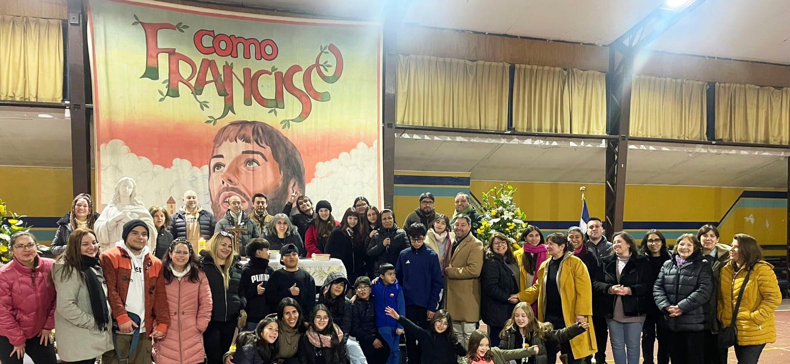Chile - Celebrando el "Perdón"  Colegio S. María de los Angeles