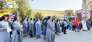 Consacrate al cuore di Cristo Crocifisso come pellegrine viviamo...