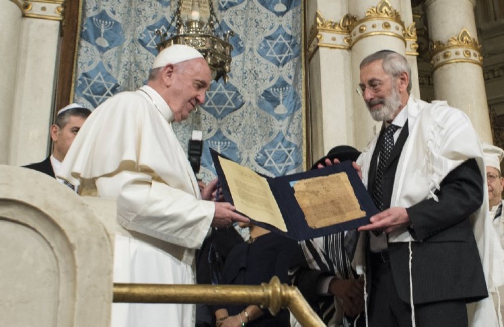 Il Papa in Sinagoga (ri)scrive la storia